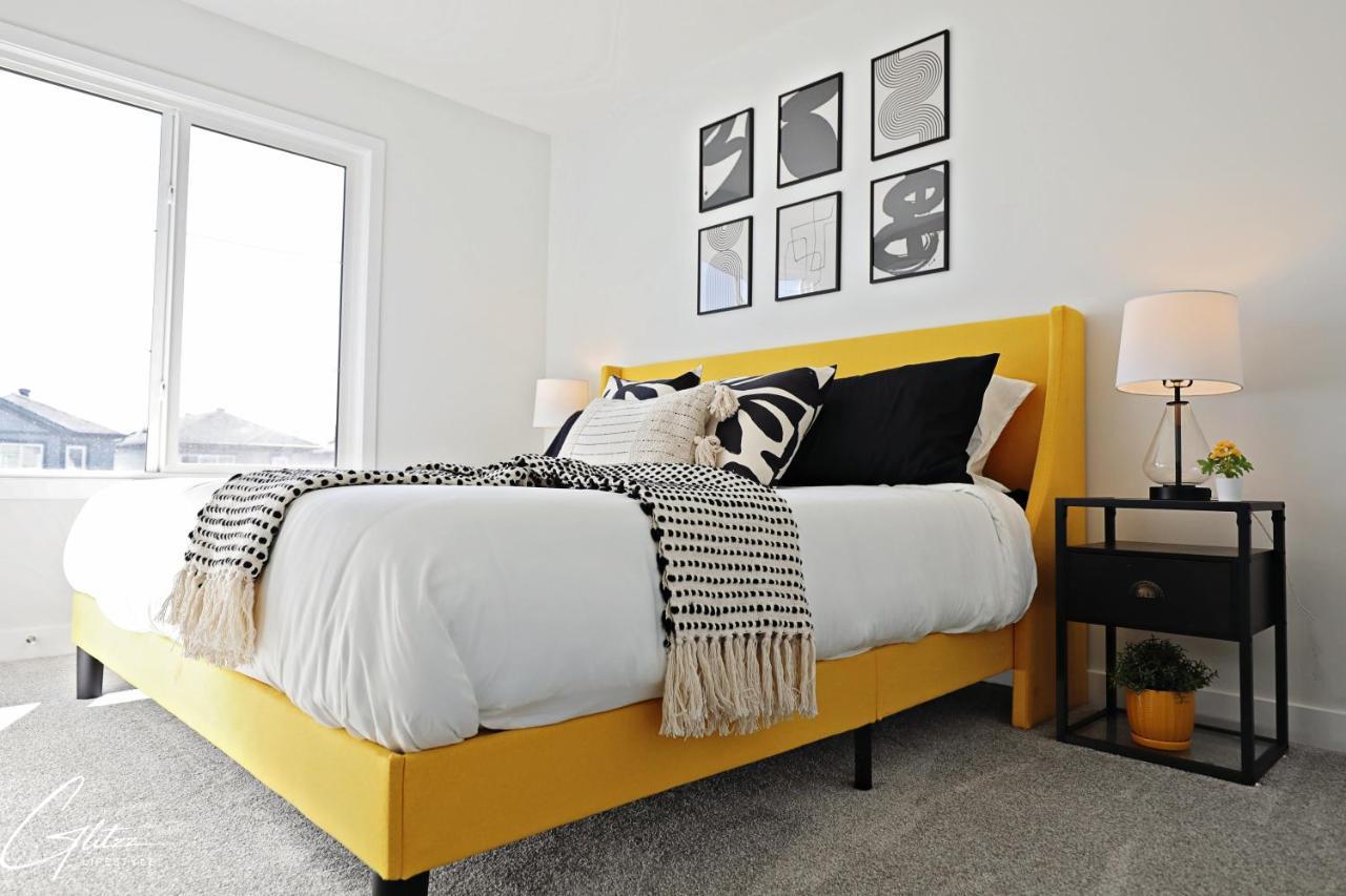 Beautiful 3 King Beds,Garage,Airport,Disney+ Edmonton Exterior foto